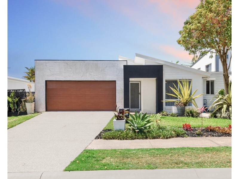 28 Cova Boulevard, Hope Island QLD 4212