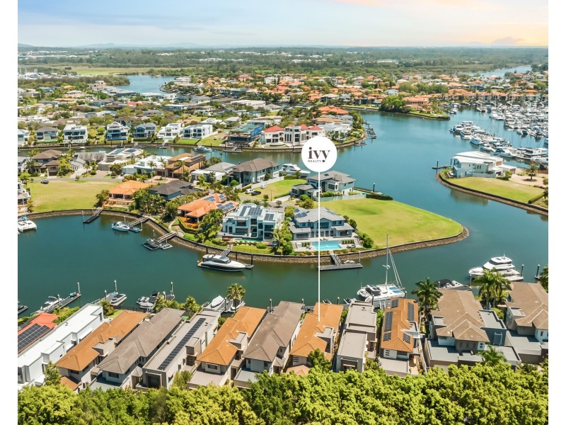 2243 Glengallon Way, Hope Island QLD 4212