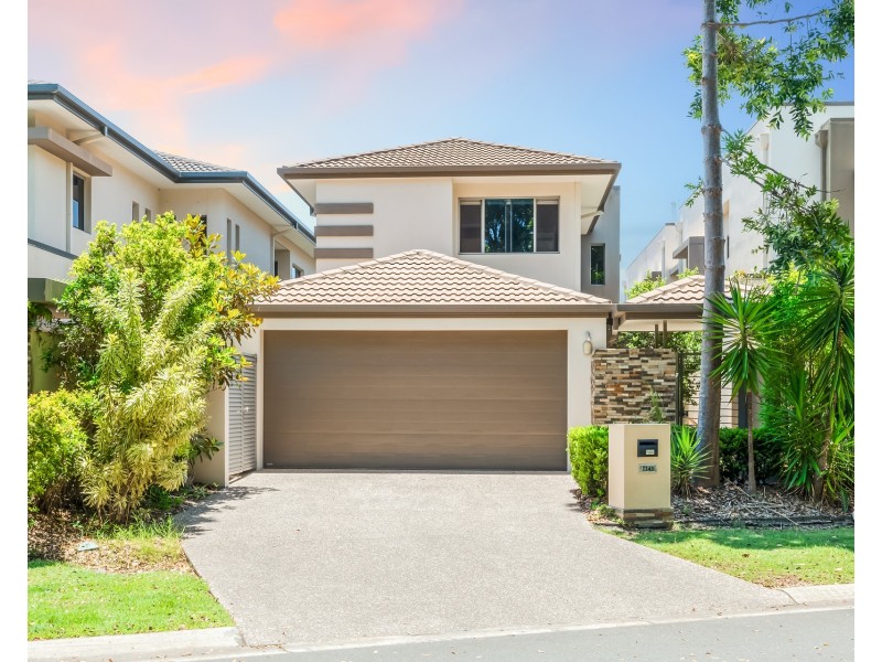 2243 Glengallon Way, Hope Island QLD 4212