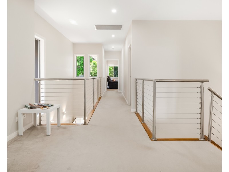 2243 Glengallon Way, Hope Island QLD 4212