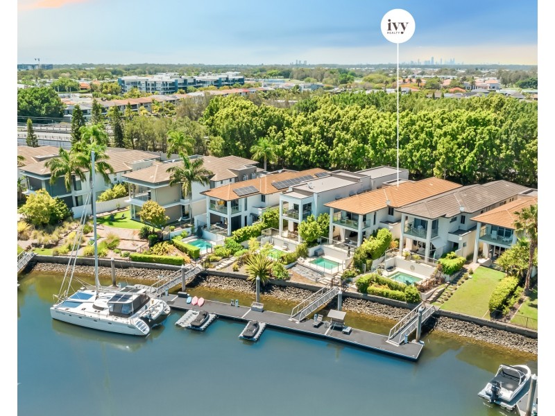 2243 Glengallon Way, Hope Island QLD 4212