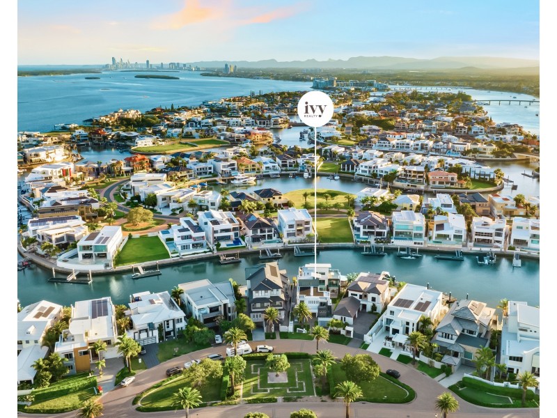 19 Knightsbridge Parade East, Sovereign Islands QLD 4216