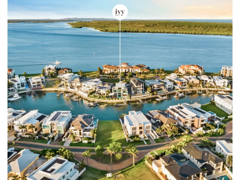 19 Knightsbridge Parade East, Sovereign Islands QLD 4216