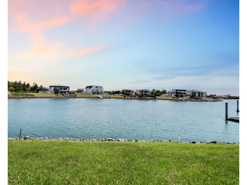 8836 The Point Circuit, Sanctuary Cove QLD 4212