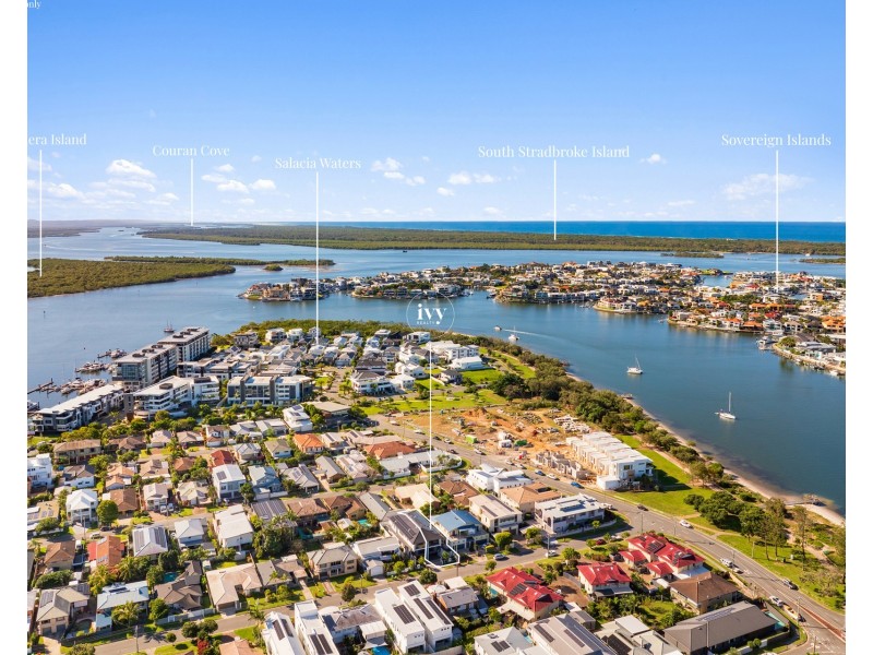 2/9 Shoveller Avenue, Paradise Point QLD 4216
