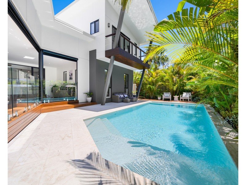 13 Ruthean Circuit, Coomera Waters QLD 4209