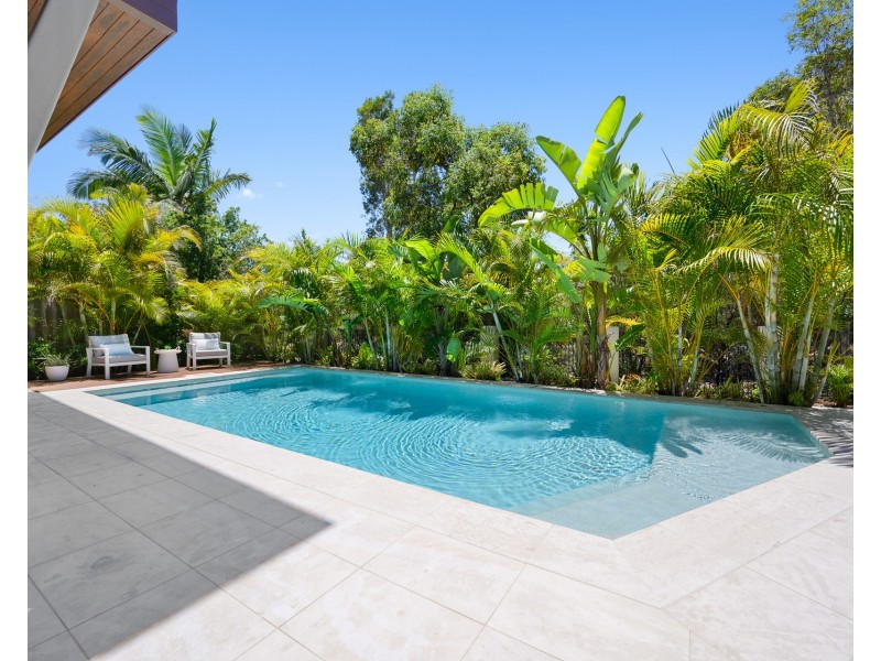13 Ruthean Circuit, Coomera Waters QLD 4209