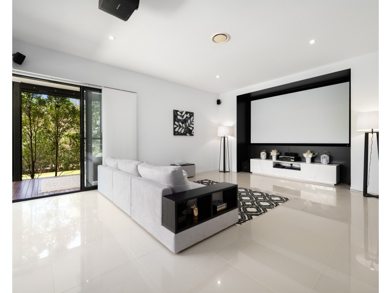 13 Ruthean Circuit, Coomera Waters QLD 4209
