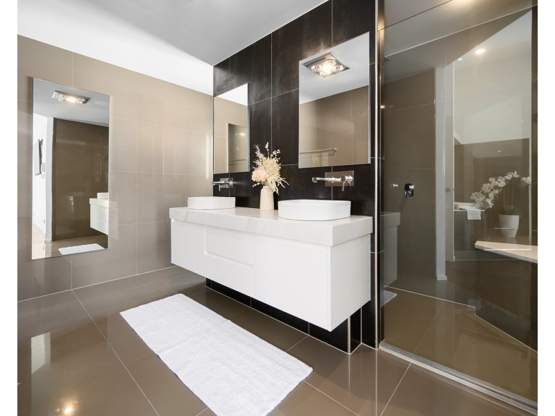 13 Ruthean Circuit, Coomera Waters QLD 4209