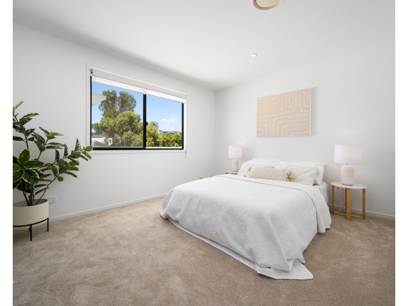 13 Ruthean Circuit, Coomera Waters QLD 4209