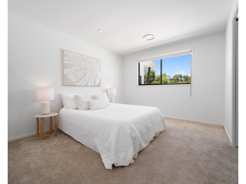 13 Ruthean Circuit, Coomera Waters QLD 4209