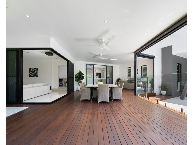 13 Ruthean Circuit, Coomera Waters QLD 4209