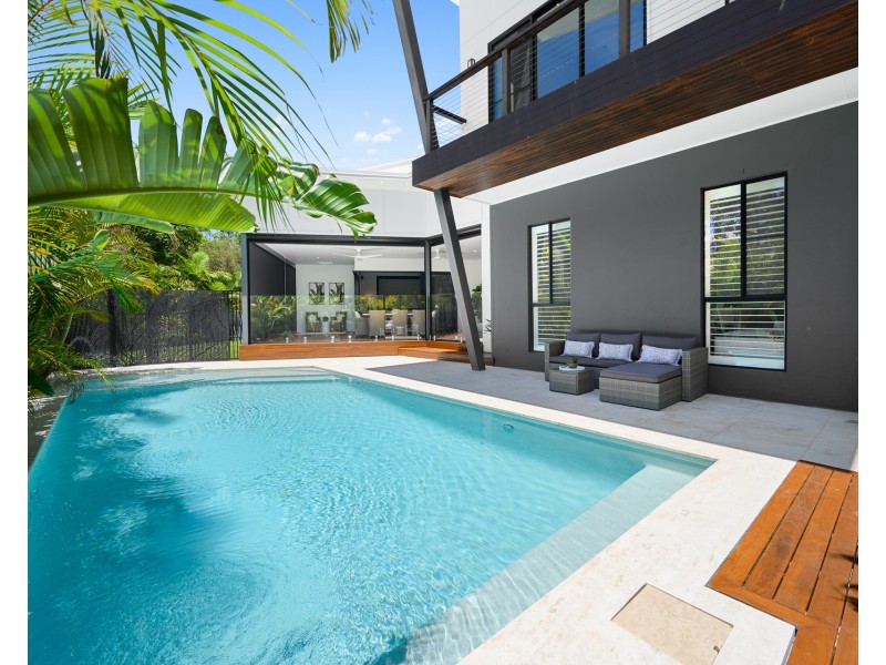 13 Ruthean Circuit, Coomera Waters QLD 4209