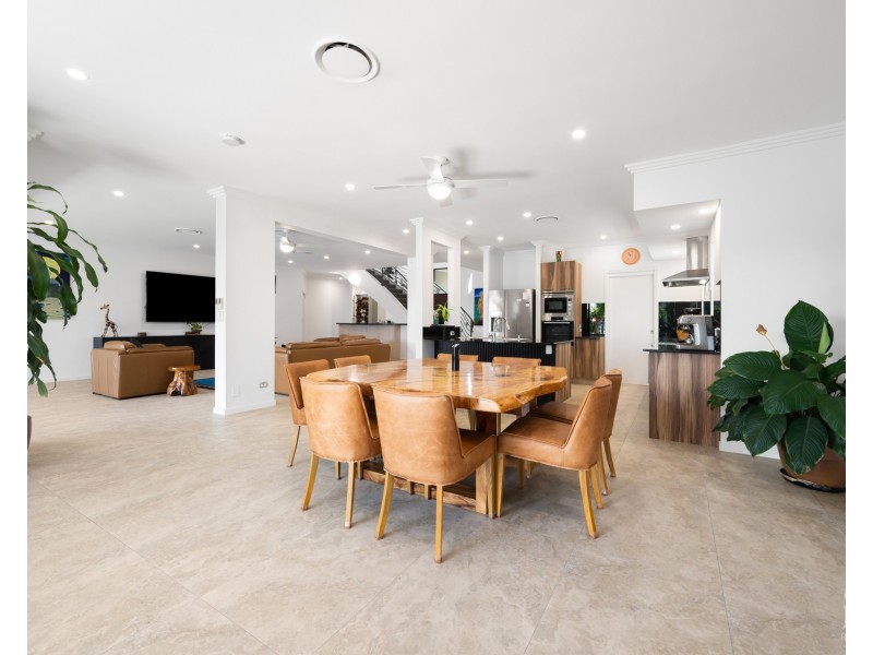 43 The Sovereign Mile, Sovereign Islands QLD 4216