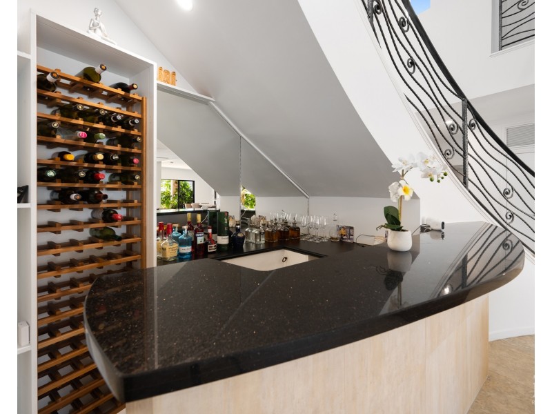 43 The Sovereign Mile, Sovereign Islands QLD 4216