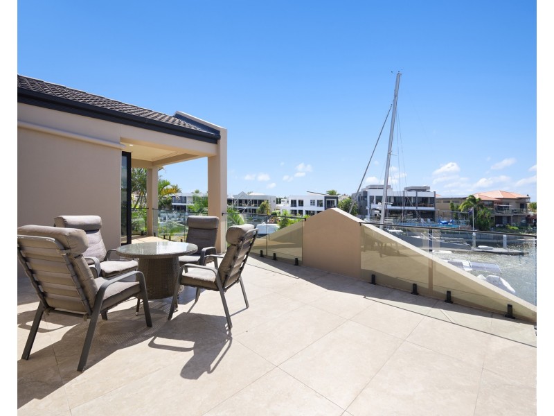 43 The Sovereign Mile, Sovereign Islands QLD 4216
