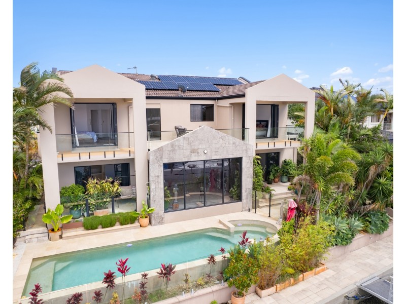 43 The Sovereign Mile, Sovereign Islands QLD 4216