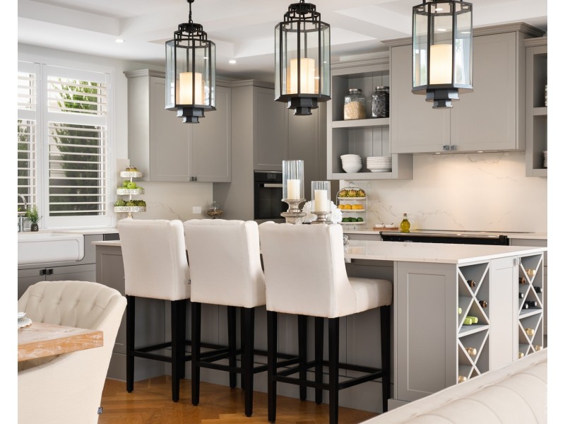 8 Queen Guineveres Place, Sovereign Islands QLD 4216