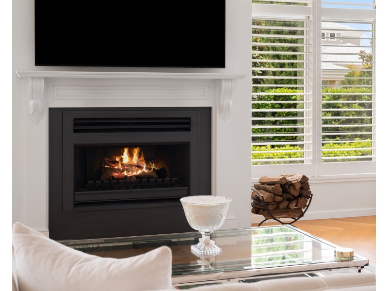 8 Queen Guineveres Place, Sovereign Islands QLD 4216