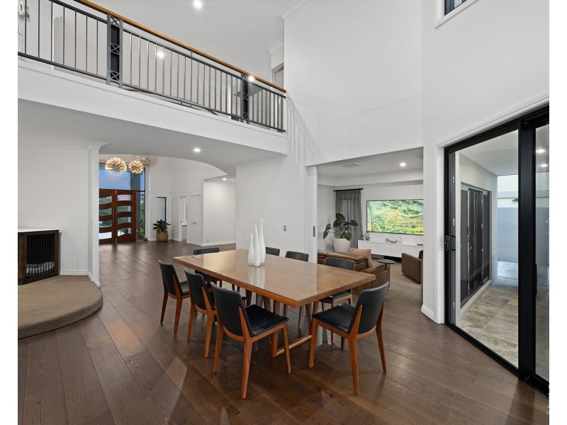 1156 Rosebank Way West, Hope Island QLD 4212