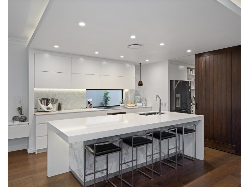 1156 Rosebank Way West, Hope Island QLD 4212