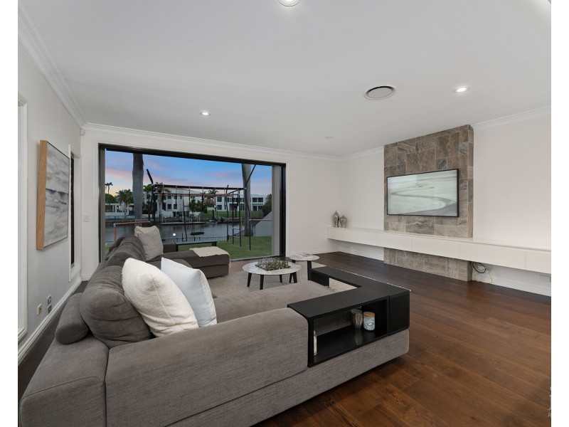 1156 Rosebank Way West, Hope Island QLD 4212