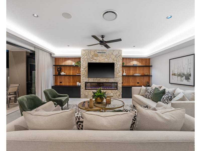 8 Belair Crescent, Paradise Point QLD 4216