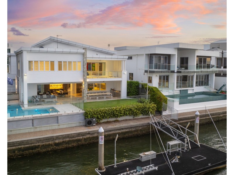 39 Knightsbridge Parade West, Sovereign Islands QLD 4216