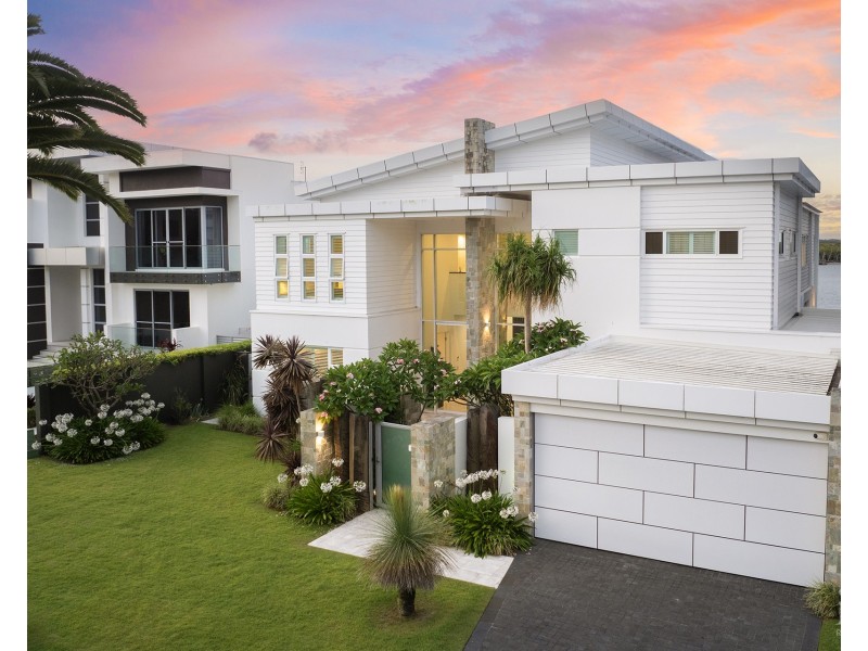 39 Knightsbridge Parade West, Sovereign Islands QLD 4216