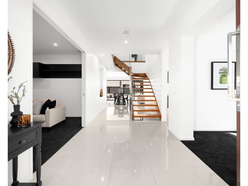 70 North View Street, Hope Island QLD 4212