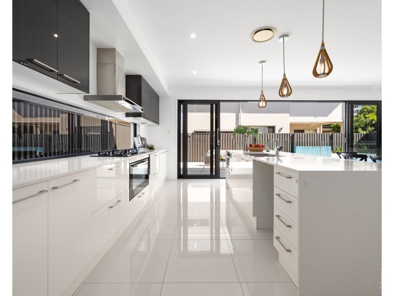 70 North View Street, Hope Island QLD 4212
