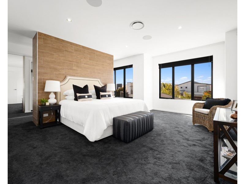 70 North View Street, Hope Island QLD 4212
