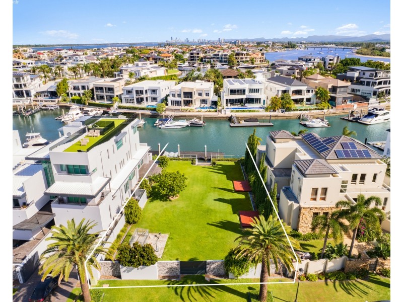 14 Knightsbridge Parade West, Sovereign Islands QLD 4216