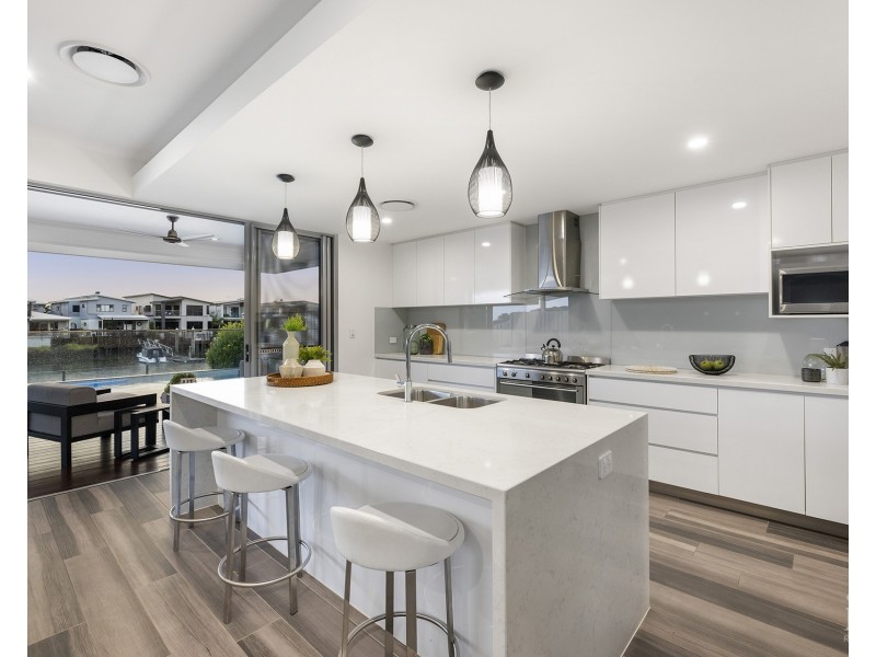 21 Santa Monica Boulevard, Hope Island QLD 4212