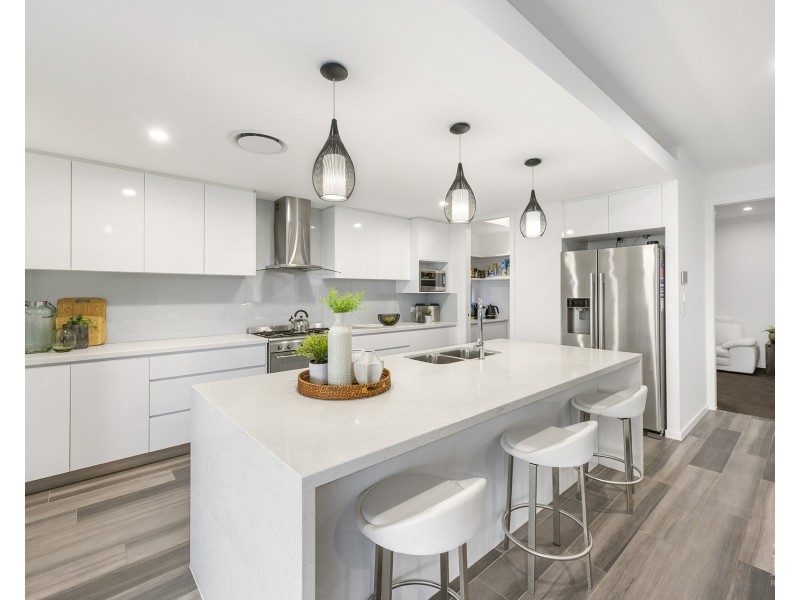 21 Santa Monica Boulevard, Hope Island QLD 4212