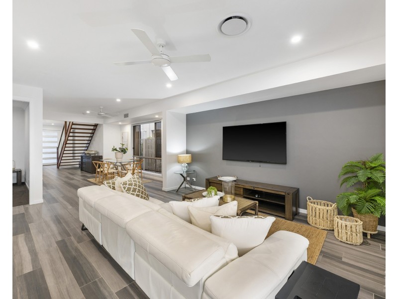 21 Santa Monica Boulevard, Hope Island QLD 4212