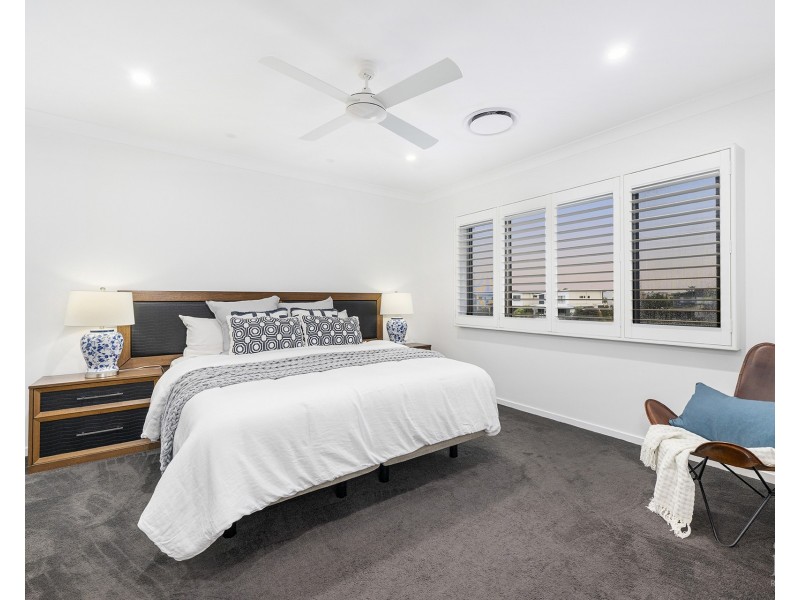 21 Santa Monica Boulevard, Hope Island QLD 4212