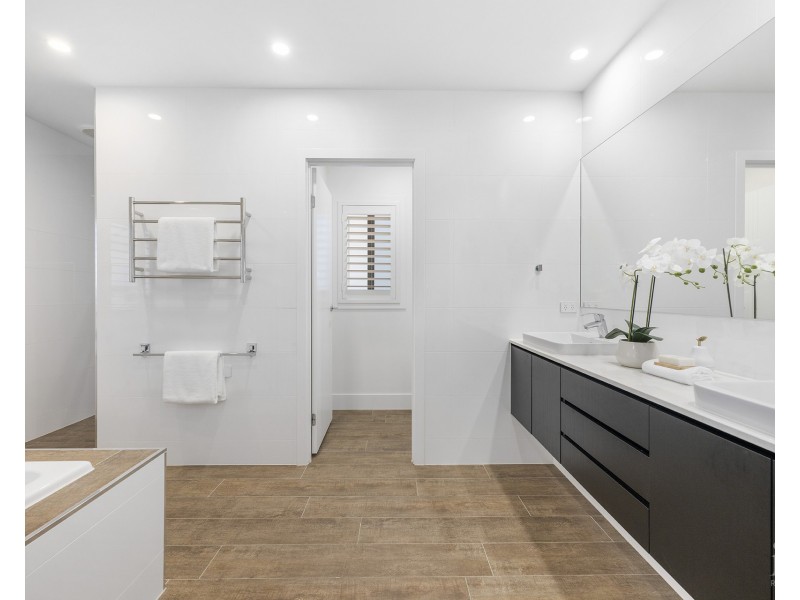 21 Santa Monica Boulevard, Hope Island QLD 4212