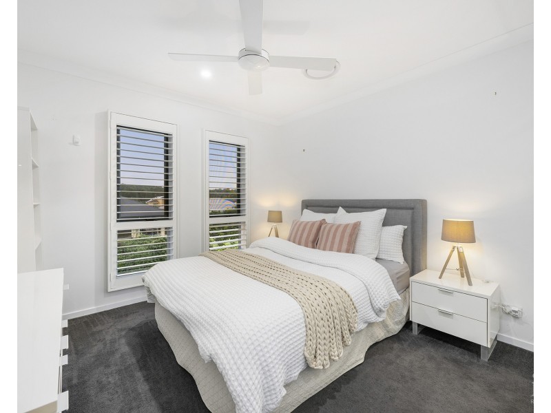 21 Santa Monica Boulevard, Hope Island QLD 4212