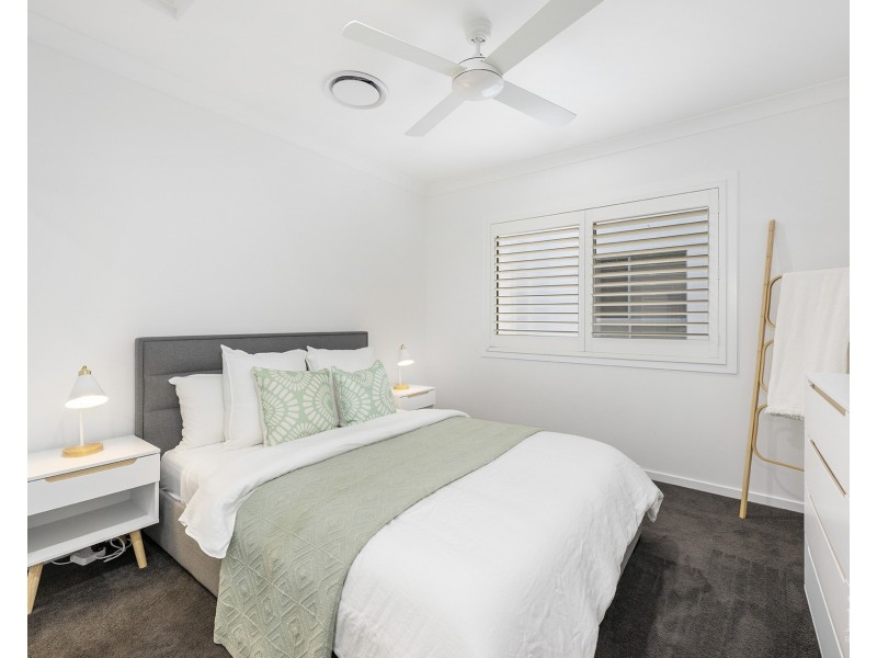 21 Santa Monica Boulevard, Hope Island QLD 4212