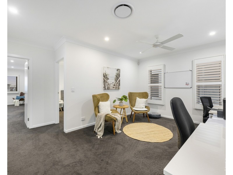 21 Santa Monica Boulevard, Hope Island QLD 4212