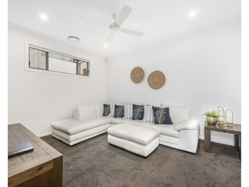 21 Santa Monica Boulevard, Hope Island QLD 4212