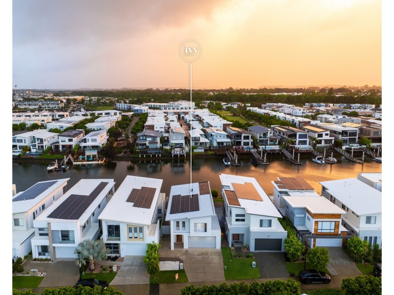 21 Santa Monica Boulevard, Hope Island QLD 4212