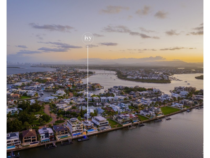 1 Knightsbridge Parade West, Sovereign Islands QLD 4216