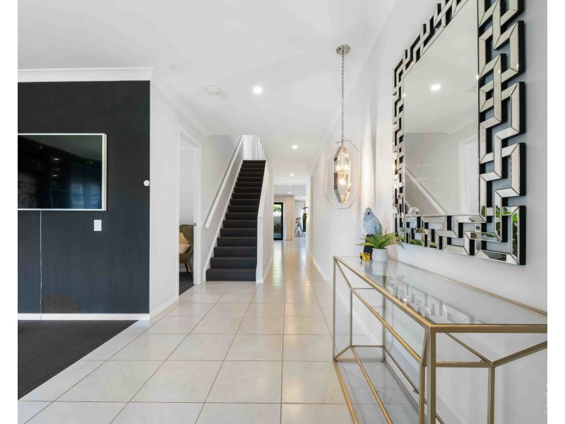 22 Field Street, Helensvale QLD 4212