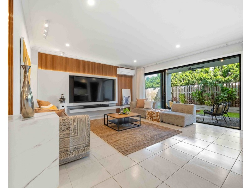 22 Field Street, Helensvale QLD 4212