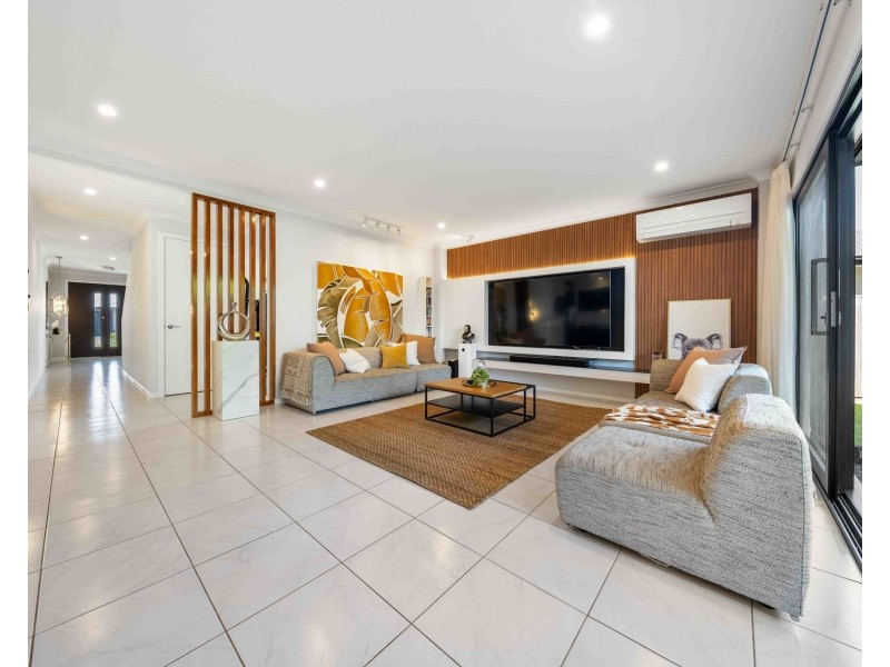 22 Field Street, Helensvale QLD 4212