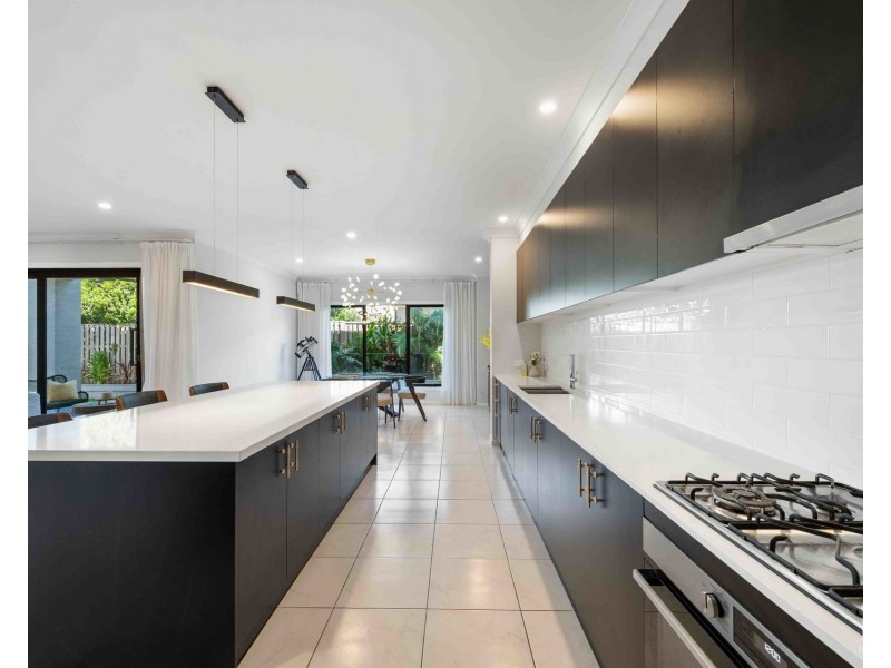 22 Field Street, Helensvale QLD 4212