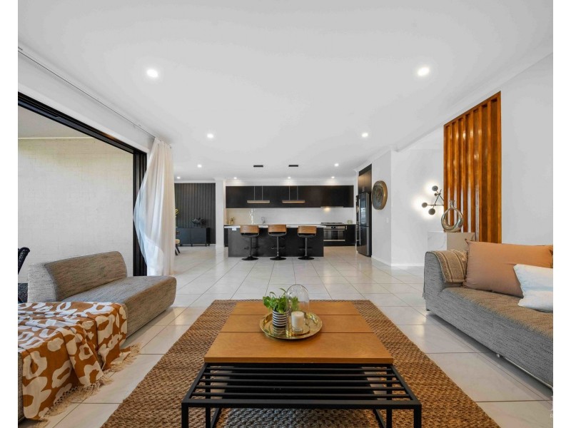 22 Field Street, Helensvale QLD 4212