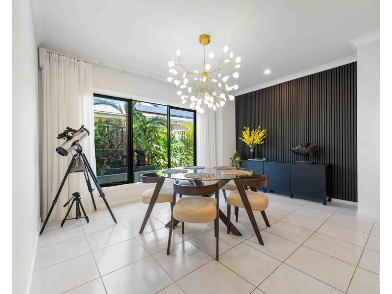 22 Field Street, Helensvale QLD 4212